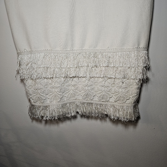 Elegant Off-Shoulder White Dress with Lace Applique & Fringe Detail - Picture 2 of 10
